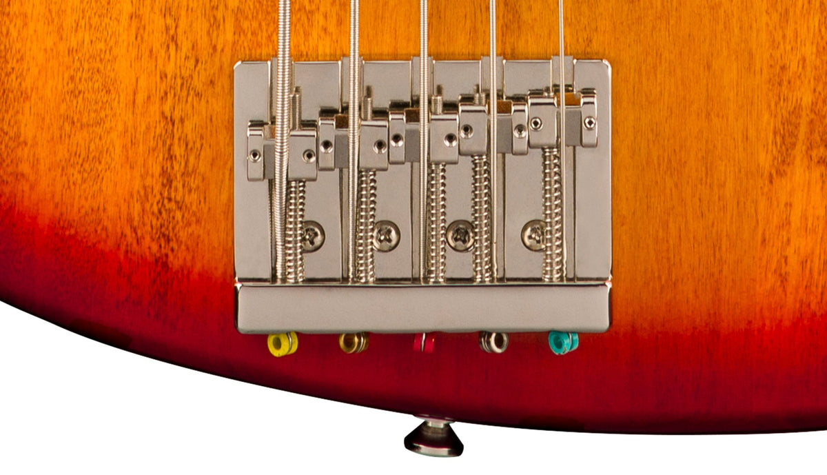 Detalle del puente HiMass del Classic Vibe Active 70s Jazz Bass V