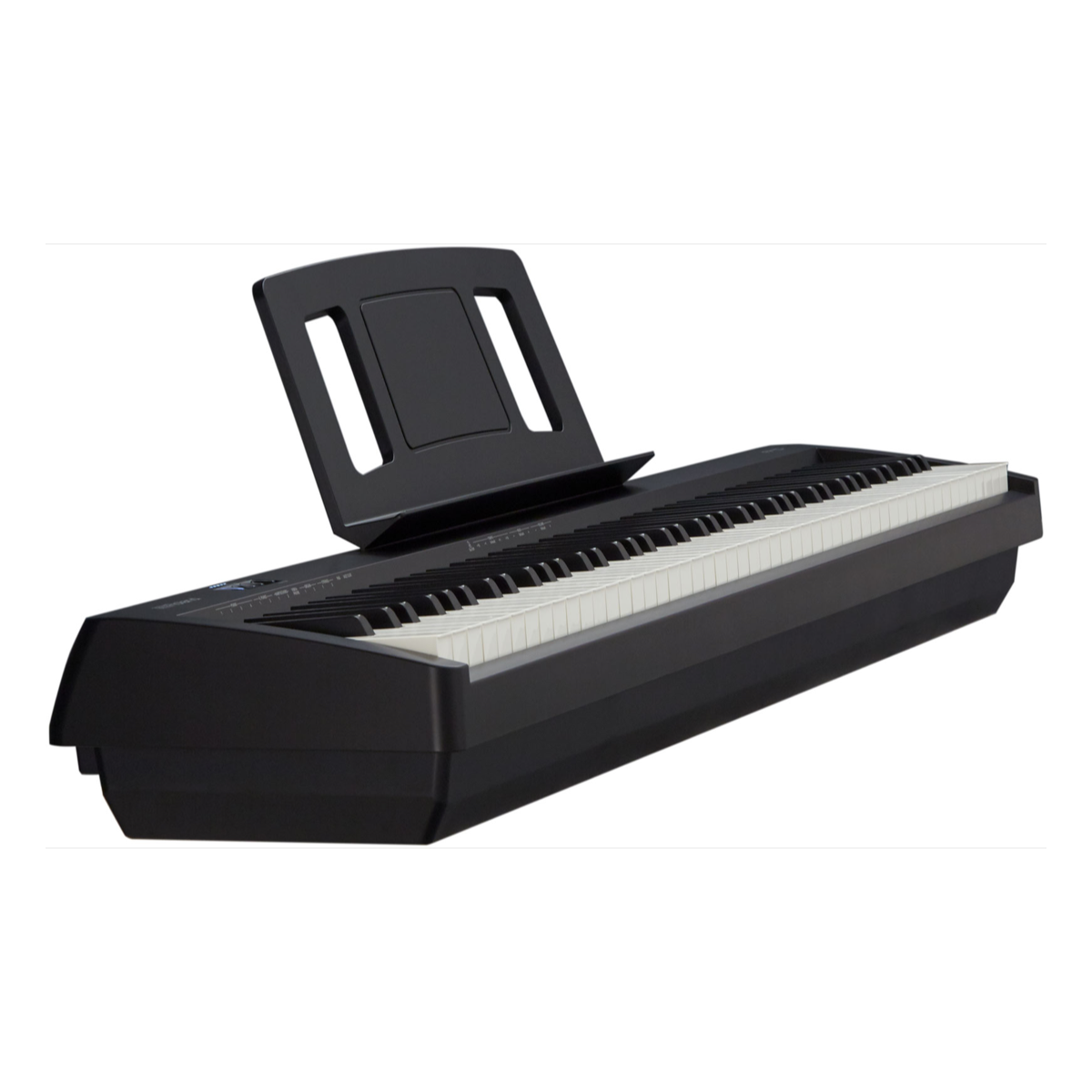 Roland FP-10 negro en vista frontal de tres cuartos
