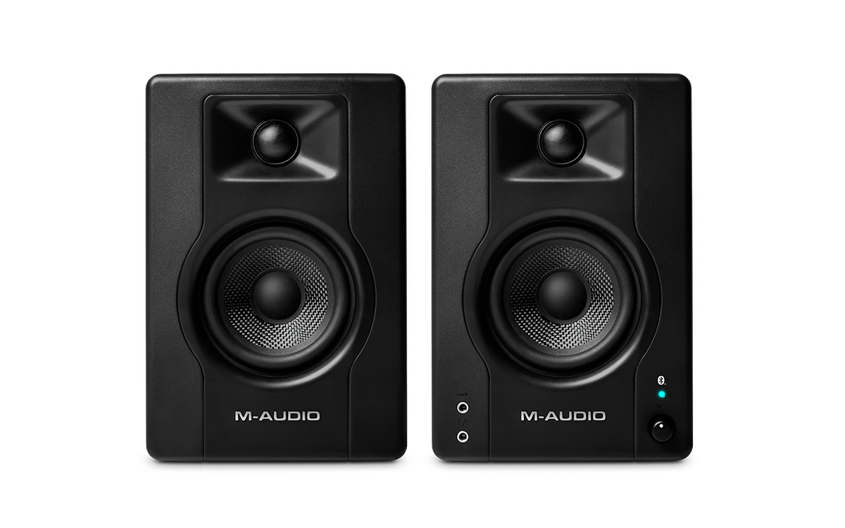Monitores de estudio M Audio BX3 BT par vista frontal