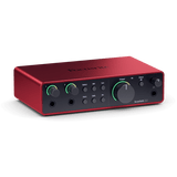 Interfaz Focusrite Scarlett 2i2 incluida en el kit Studio 4.ª generación