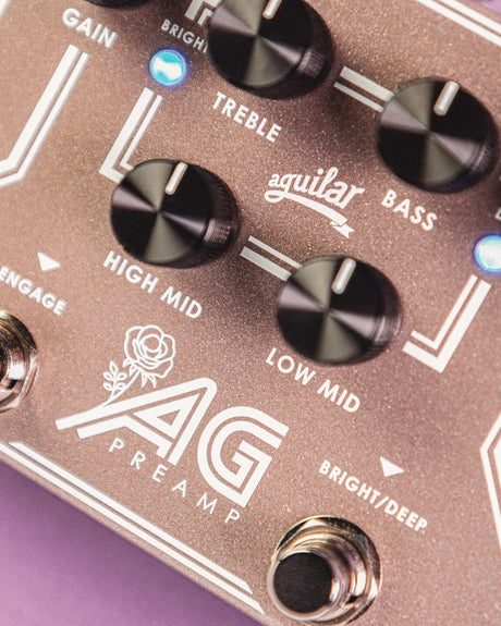 Aguilar AG Preamp/DI Breast Cancer Awareness Edition, detalle de gráficos y logotipos
