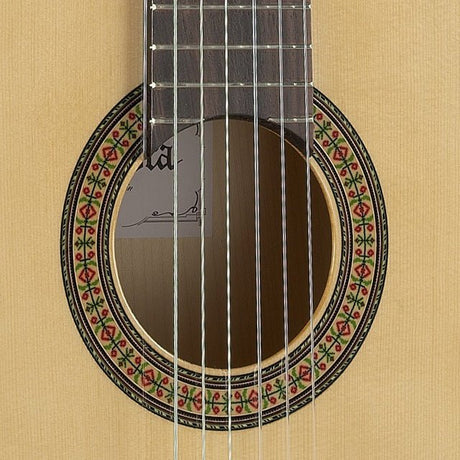 Guitarra Alhambra 3 F – detalle del cuerpo y la roseta
