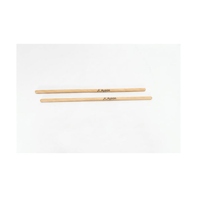 Baquetas Ayson Timbal sobre fondo blanco
