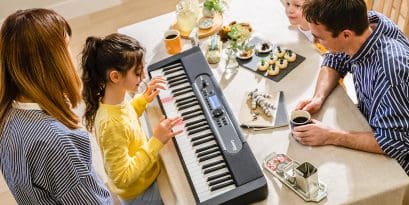 Teclado de teclas iluminadas Casio LK-S450, vista adicional oficial 1
