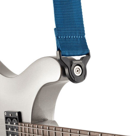 Correa D'Addario PWSAL402 instalada en guitarra