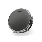 Parche Evans Hybrid Coated B14MHG instalado en redoblante
