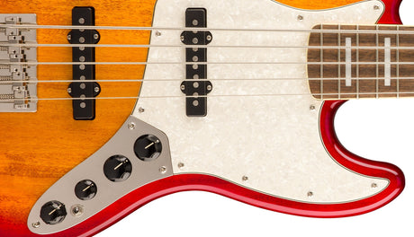 Detalle del preamplificador activo de 9 V del bajo Squier