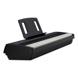 Roland FP-10 negro en vista frontal de tres cuartos
