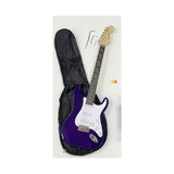 Guitarra morada y funda del combo Ayson ST-SET en vista diagonal sobre fondo blanco