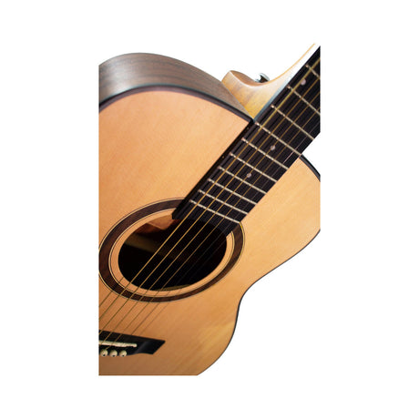 Detalle del cuerpo de la guitarra Granada Mountain Mini Natural