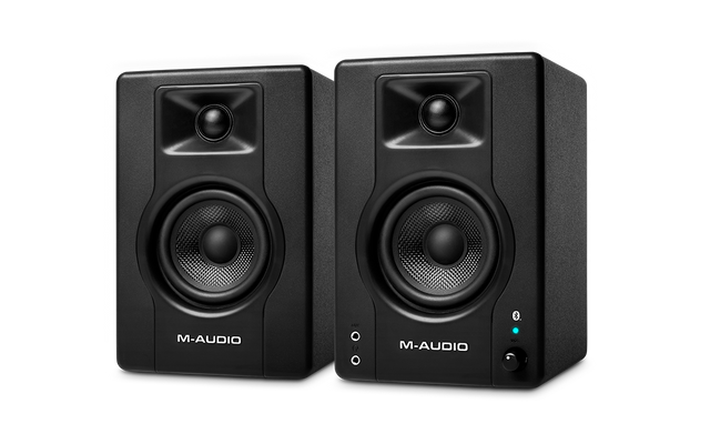 Monitores de estudio M Audio BX3 BT par vista completa