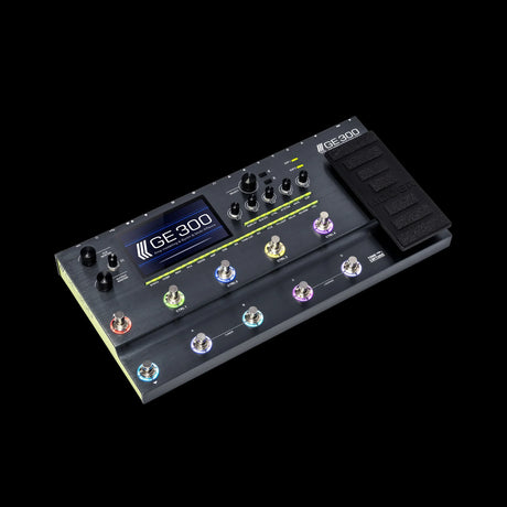 Pedalera multiefectos Mooer GE300 para guitarra, vista diagonal alternativa