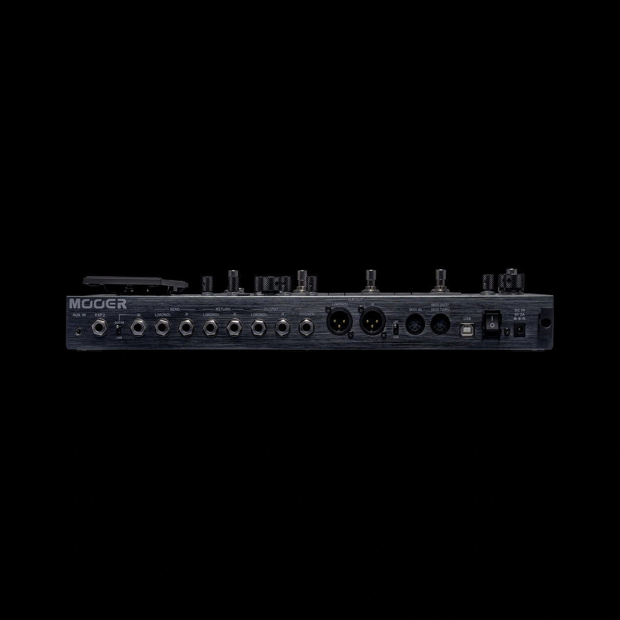 Pedalera multiefectos Mooer GE300 para guitarra, panel posterior y conexiones