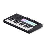 Novation Launchkey Mini 25 MK4, vista lateral derecha