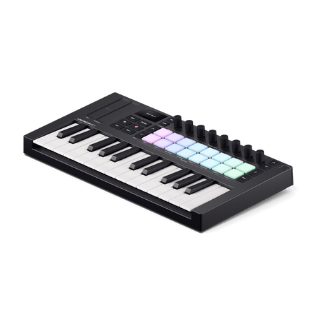 Novation Launchkey Mini 25 MK4, vista lateral derecha