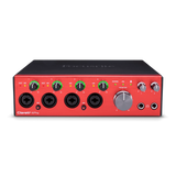 Interfaz de audio Focusrite Clarett+ 4Pre en vista frontal elevada