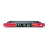 Interfaz de audio Focusrite Red 16Line en vista frontal elevada