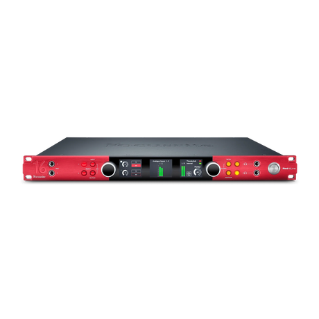 Interfaz de audio Focusrite Red 16Line en vista frontal elevada