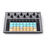 Novation Circuit Rhythm vista frontal elevada