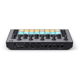 Novation Circuit Rhythm vista posterior elevada