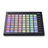 Novation Launchpad X vista frontal elevada