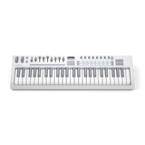 Novation Launchkey 49 White MK4 vista frontal elevada