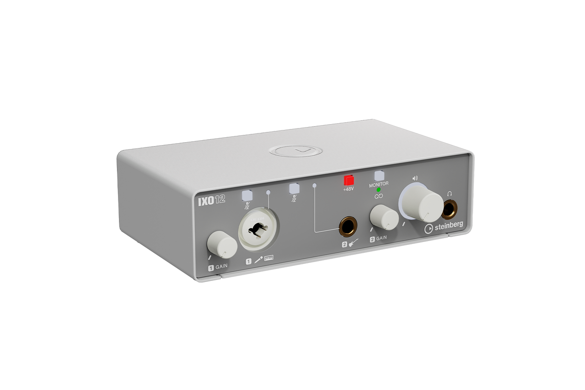 Interfaz de audio Steinberg IXO12 blanco vista principal sobre fondo blanco