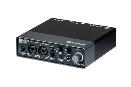 Interfaz de audio Steinberg UR22C negro y gris, vista posterior en perspectiva