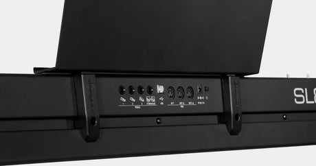Atril Studiologic Magnetic Music Stand Type A instalado en un controlador SL
