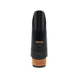 Boquilla Yamaha CL-7C para clarinete soprano, vista frontal sobre fondo blanco