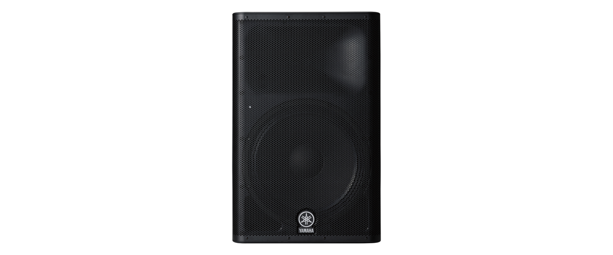 Cabina Yamaha DXR15, producto aislado sobre fondo blanco