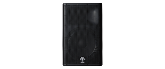Cabina Yamaha DXR15, producto aislado sobre fondo blanco