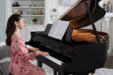 Piano de cola Yamaha GB1KPE negro pulido en ambiente interior