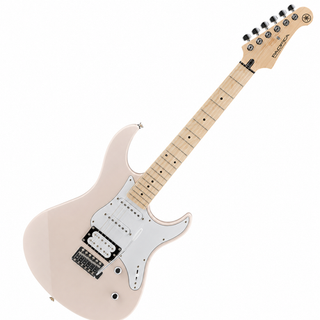 Guitarra eléctrica Yamaha Pacifica rosada completa en diagonal sobre fondo blanco