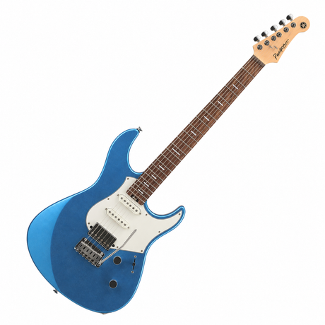 Guitarra eléctrica Yamaha Pacifica PACS+12 Sparkle Blue completa en diagonal sobre fondo blanco