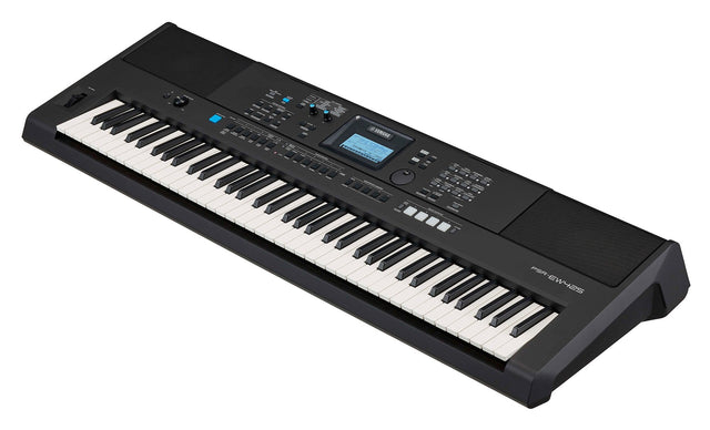 Teclado portátil Yamaha PSR-EW425 de 76 teclas en vista diagonal, imagen oficial
