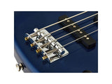 Detalle de puente y pastillas del bajo Yamaha TRBX174 azul sobre fondo blanco