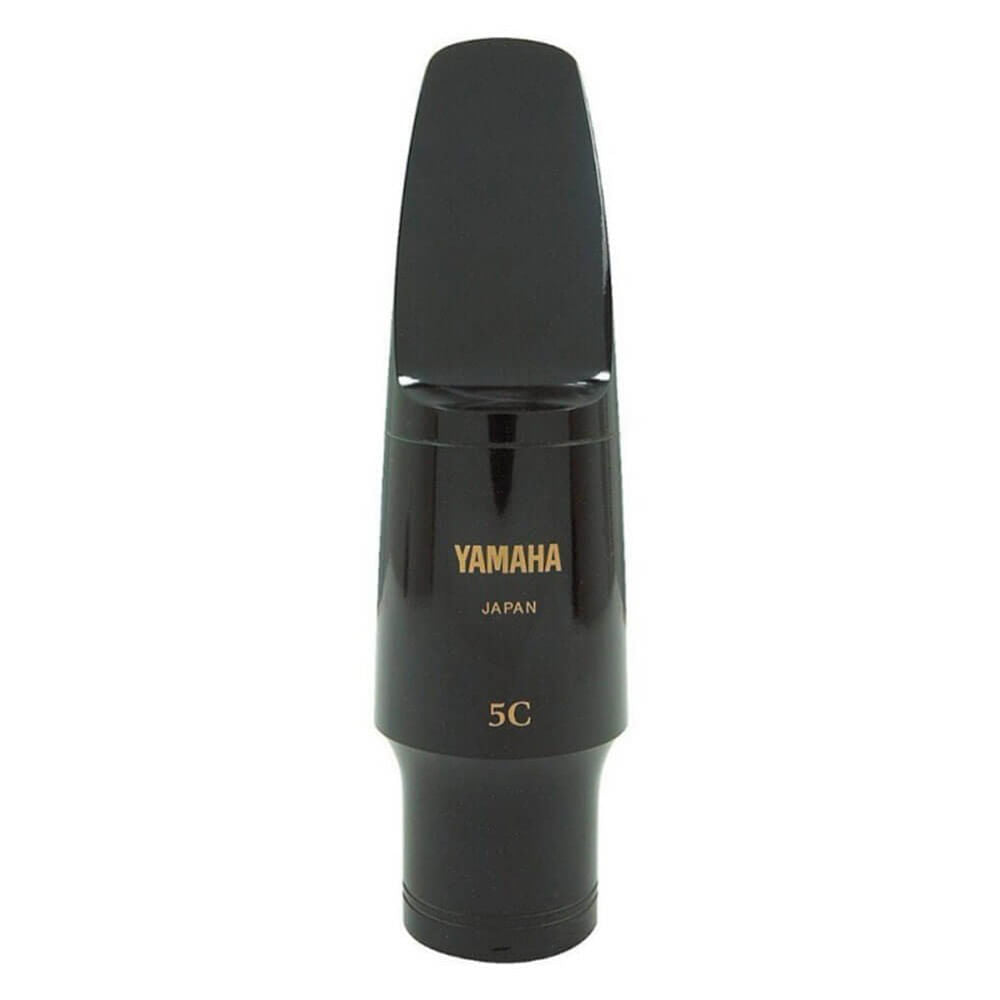 Boquilla Yamaha TS-5C para saxofón tenor, vistas lateral y frontal sobre fondo blanco
