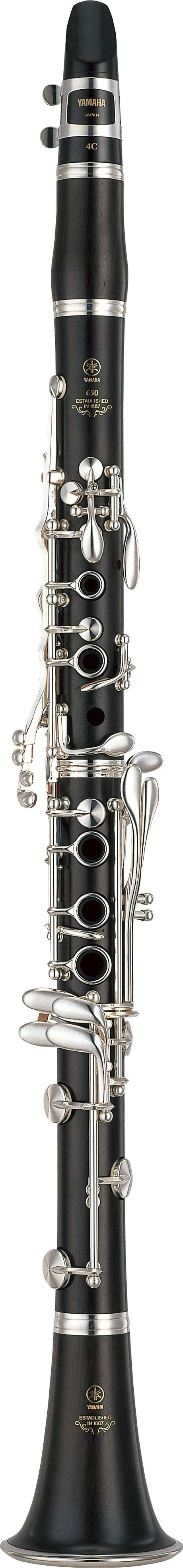 Clarinete Yamaha YCL-650 en Si bemol - vista frontal sobre fondo blanco