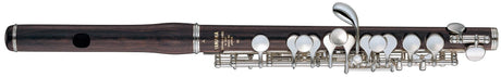 Flautín piccolo Yamaha YPC-62 - vista principal sobre fondo blanco