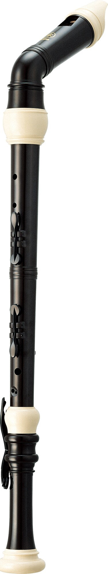Flauta dulce bajo Yamaha YRB-302BII, imagen oficial sobre fondo blanco