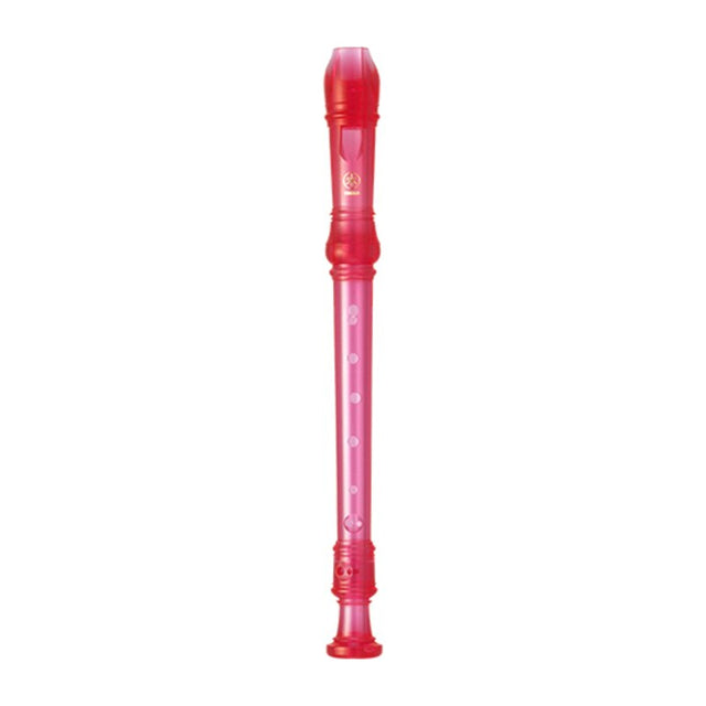 Flauta dulce soprano Yamaha YRS-20GP rosada aislada sobre fondo blanco